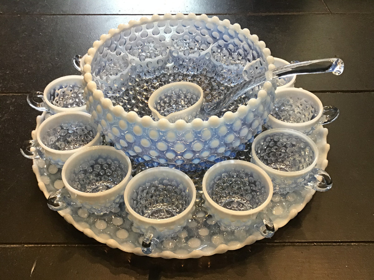 Duncan Miller社　ラージブルーオパルセントホブネイル　フリルボウル Duncan & Miller Blue Opalescent Punch Bowl Set – LeMay & Co. Antiques